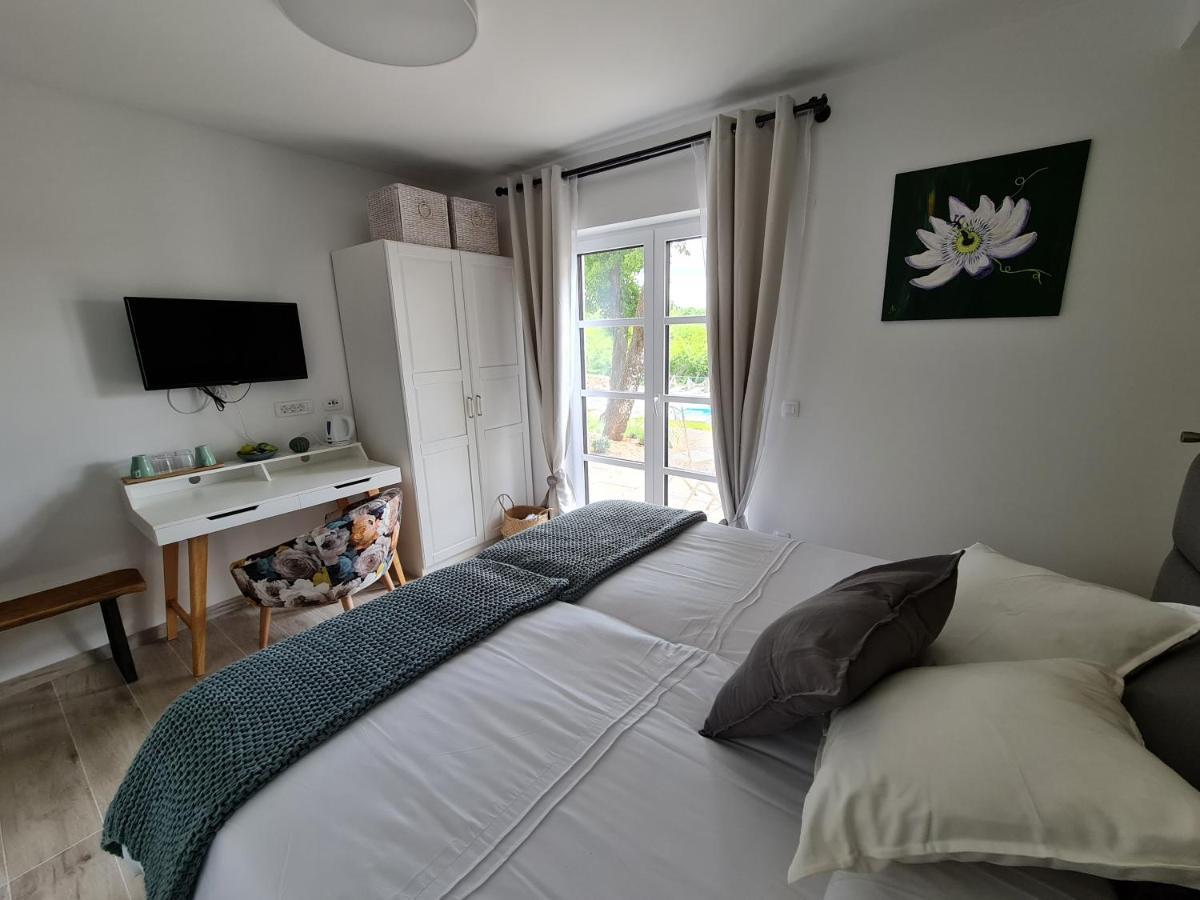 Boutique Resort Osma - Adults Only Malinska Exterior photo
